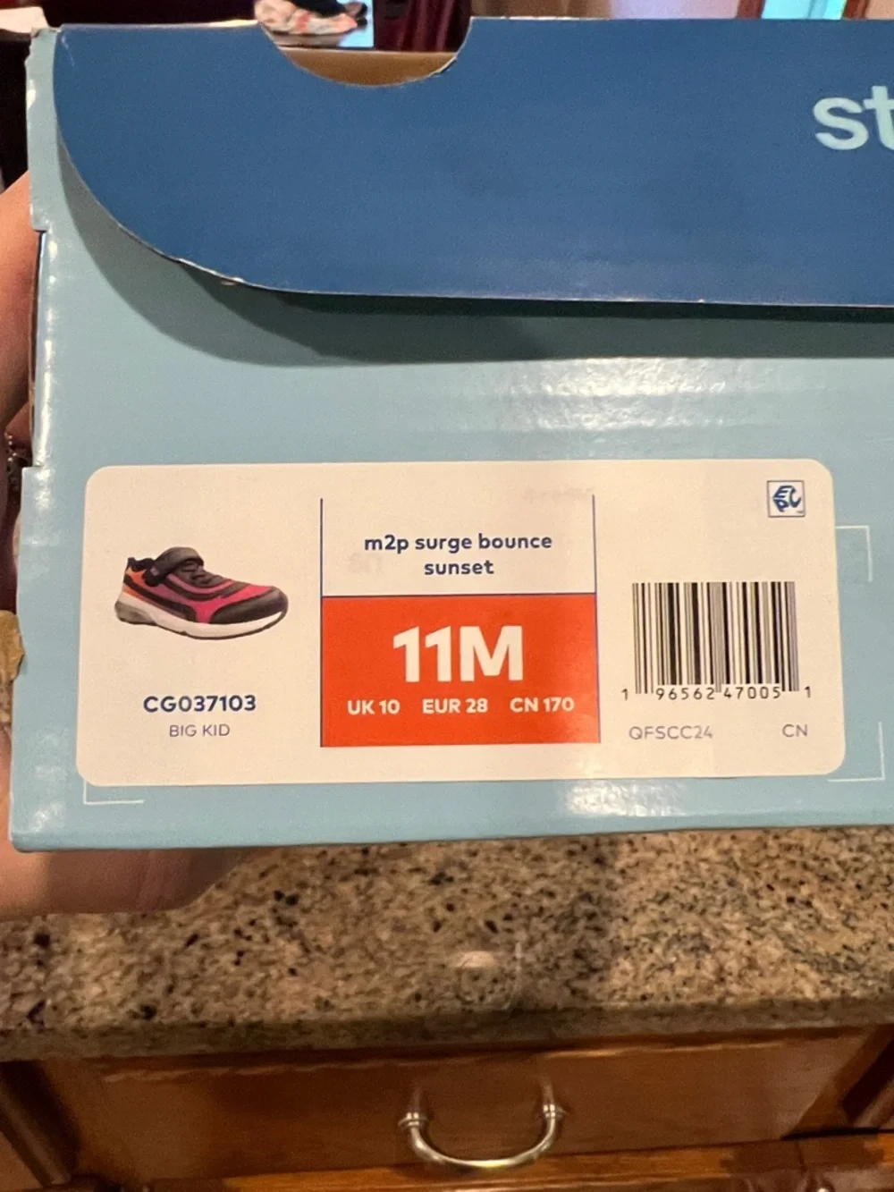 New In Box STRIDE RITE 11 M Light Up Rainbow Sneakers